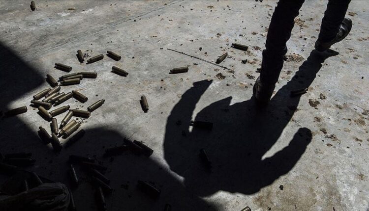 Coup d'état, armée, échange de tirs @ AA & Peter Kum