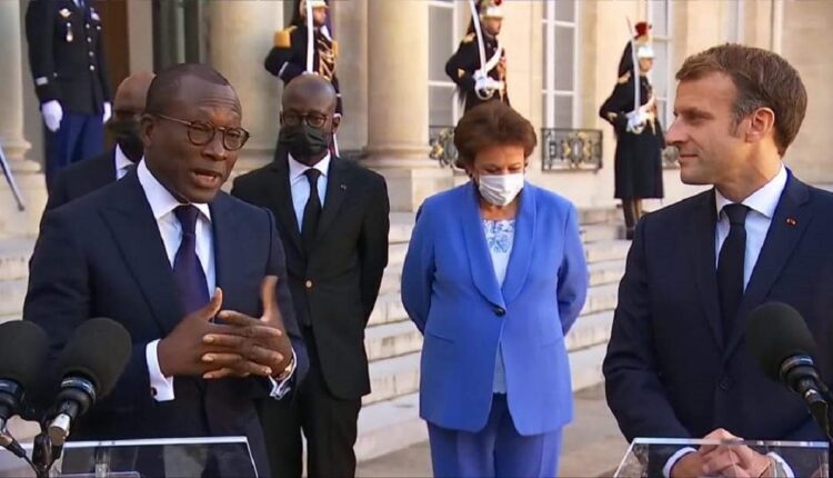 26 trésors royaux restitués par la France @ presidence du Bénin