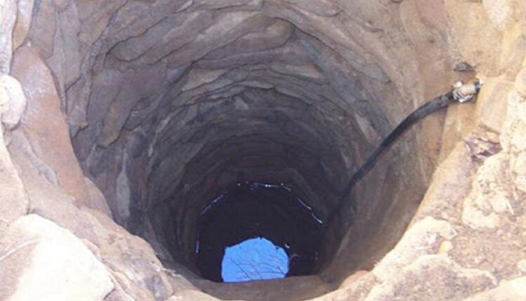 une jeune femme de 22 ans repêchée d'un puits de 10 mètres