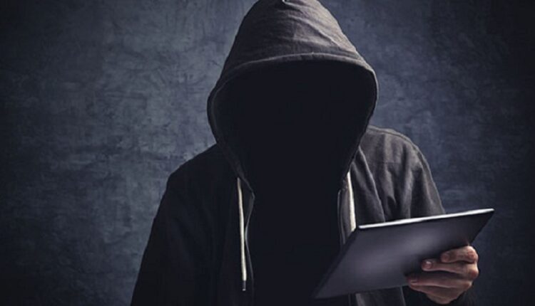 22 présumés cybercriminels déposés en prison pour blanchiment de capitaux