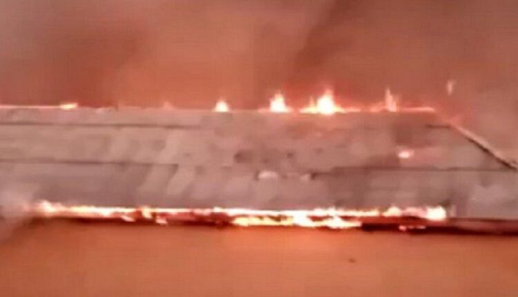 un pasteur blessé, des maisons incendiées