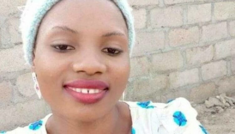 une étudiante tuée par ses camarades musulmans pour blasphème contre l'Islam