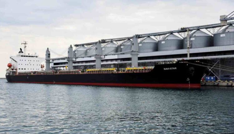 le premier chargement de céréales ukrainiennes a quitté le port d'Odessa