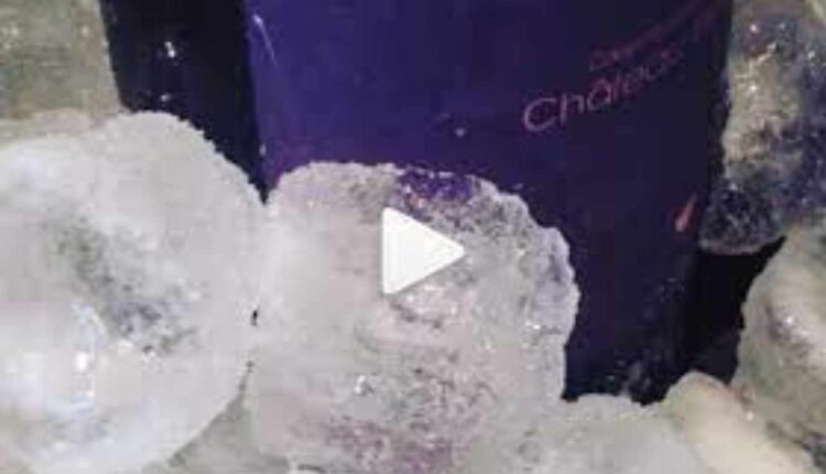 voici pourquoi le sel fait fondre la glace