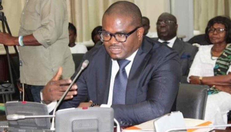 Charles Adu Boahen, ministre des Finances