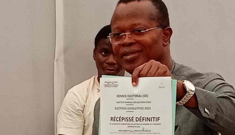 la CENA délivre au parti Les Démocrate son récépissé définitif