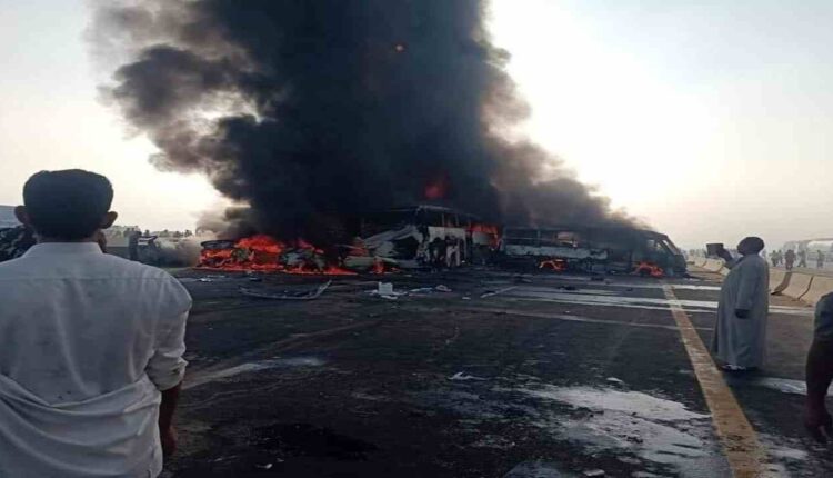 35 morts calcinés dans un carambolage entre plusieurs cars et voitures incendiés