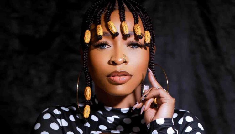 La chanteuse béninoise Sessimè