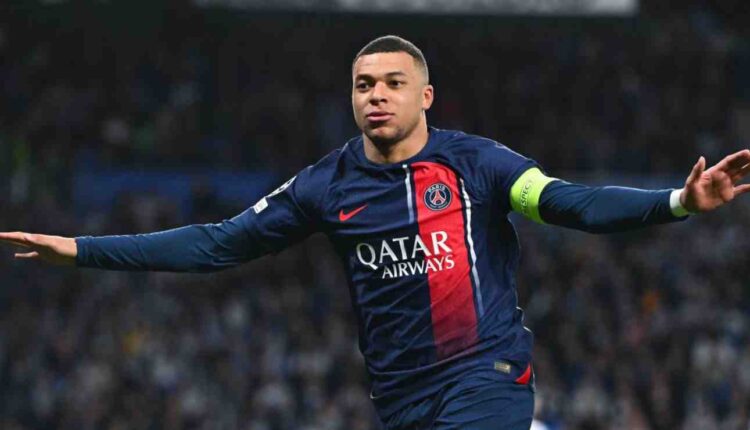 Kylian Mbappé signe son contrat avec le Real Madrid @ Icon Sport