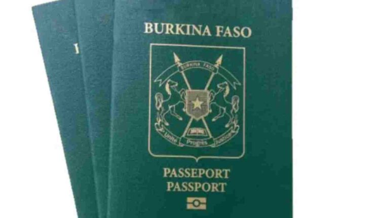 Le Burkina Faso lance son passeport sans mention CEDEAO