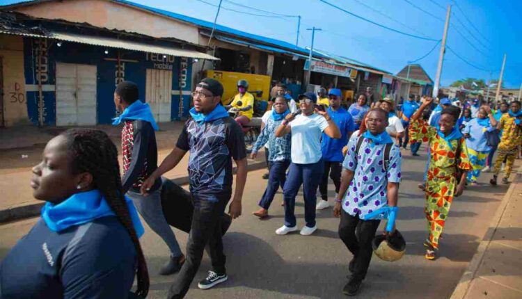 Samedi Bleu de Flora Agbra