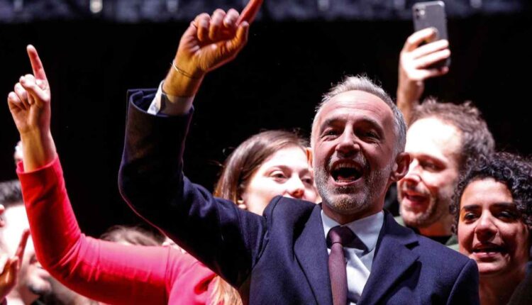 Le nouveau maire socialiste de Paris, Emmanuel Grégoire Photo : Getty Images / AFP / GEOFFROY VAN DER HASSELT