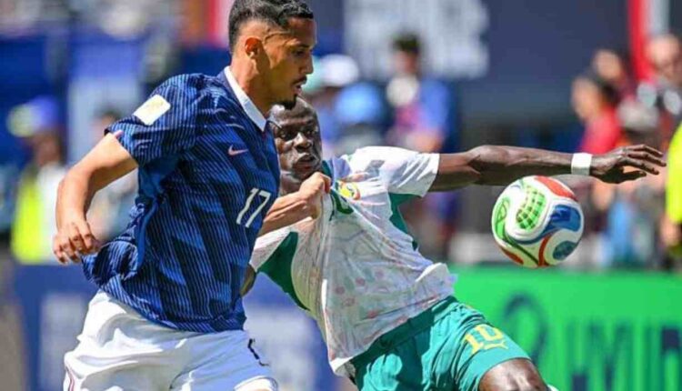 le Sénégal tient tête à la France à la pause (0-0)